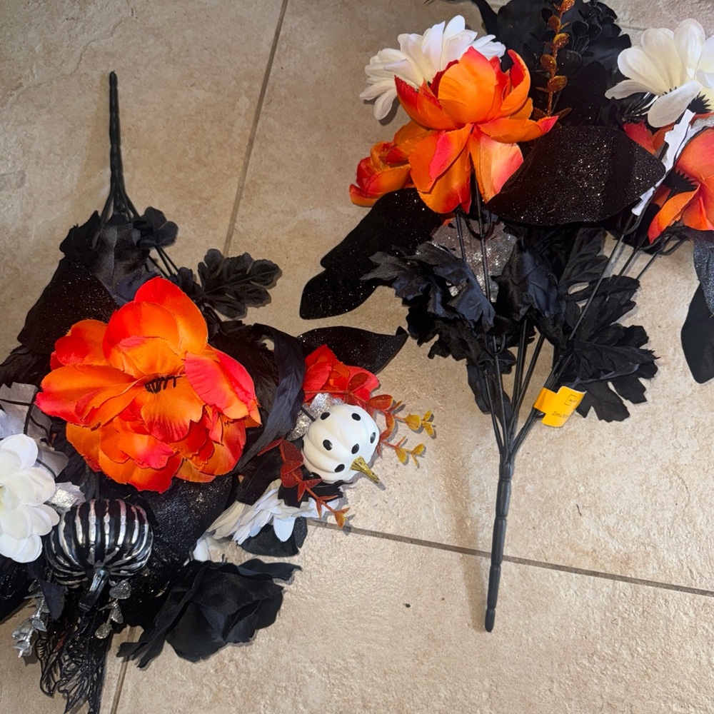 2x Large Pumpkin Halloween Zinnia Flowers Boquet New Spooky